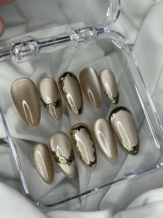 golden eye - cat eye