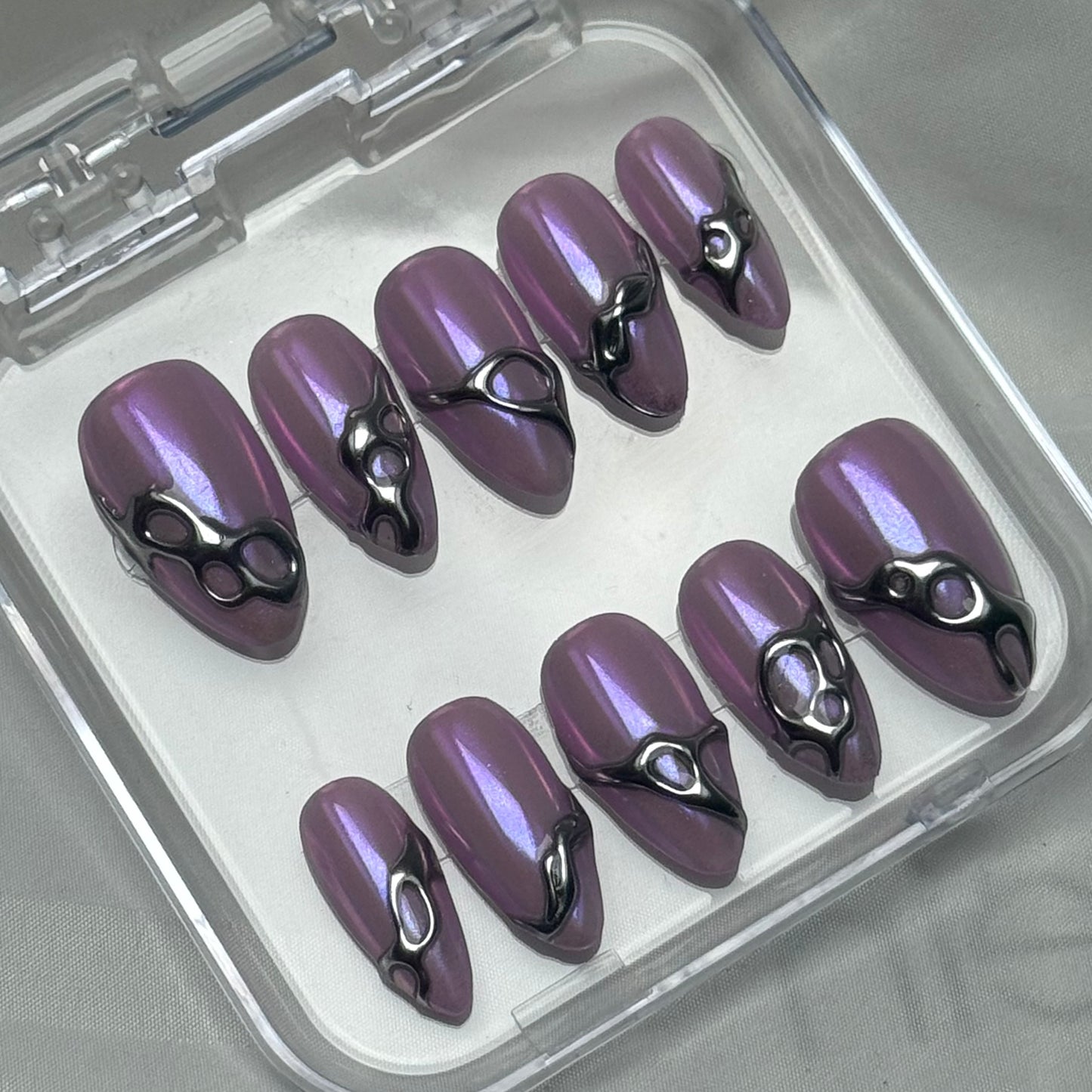 Velvet claws