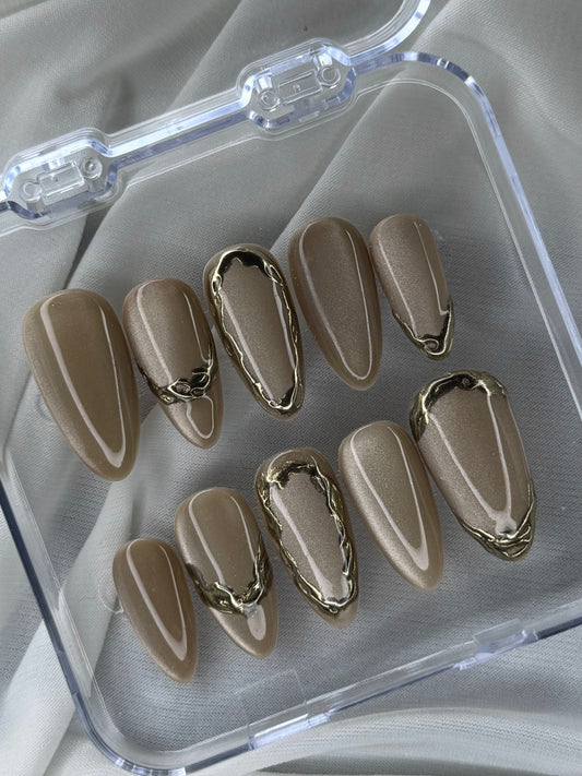 golden eye - cat eye